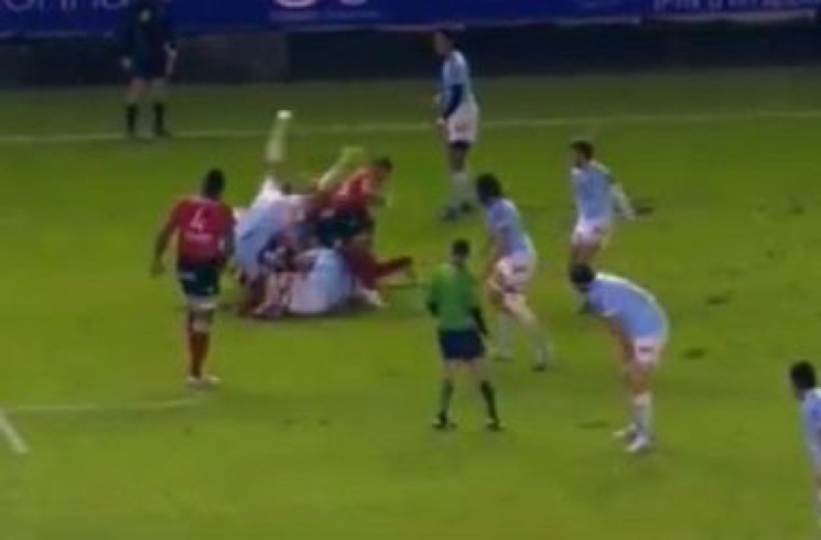 Vidéo: Le plongeon de David Marty au dessus du ruck contre le RCT