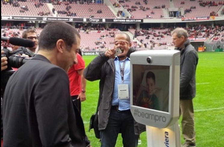 Vidéo: Des enfants malades ont pu vivre les coulisses de RCT-ASM grâce à robot de l’Allianz Riviera