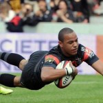 gael fickou ballon en main